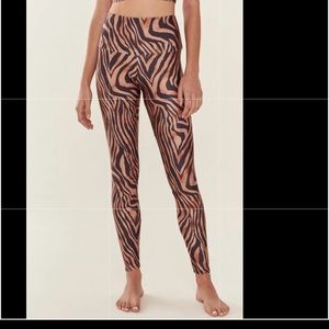 Onzie x free people tiger leggings